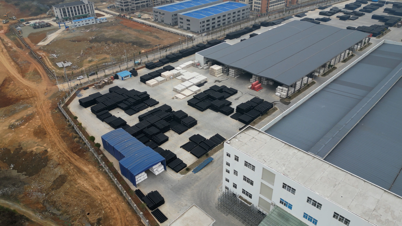 高溫環境大口徑 PE 管安裝：材質熱變形防控與施工窗口期?