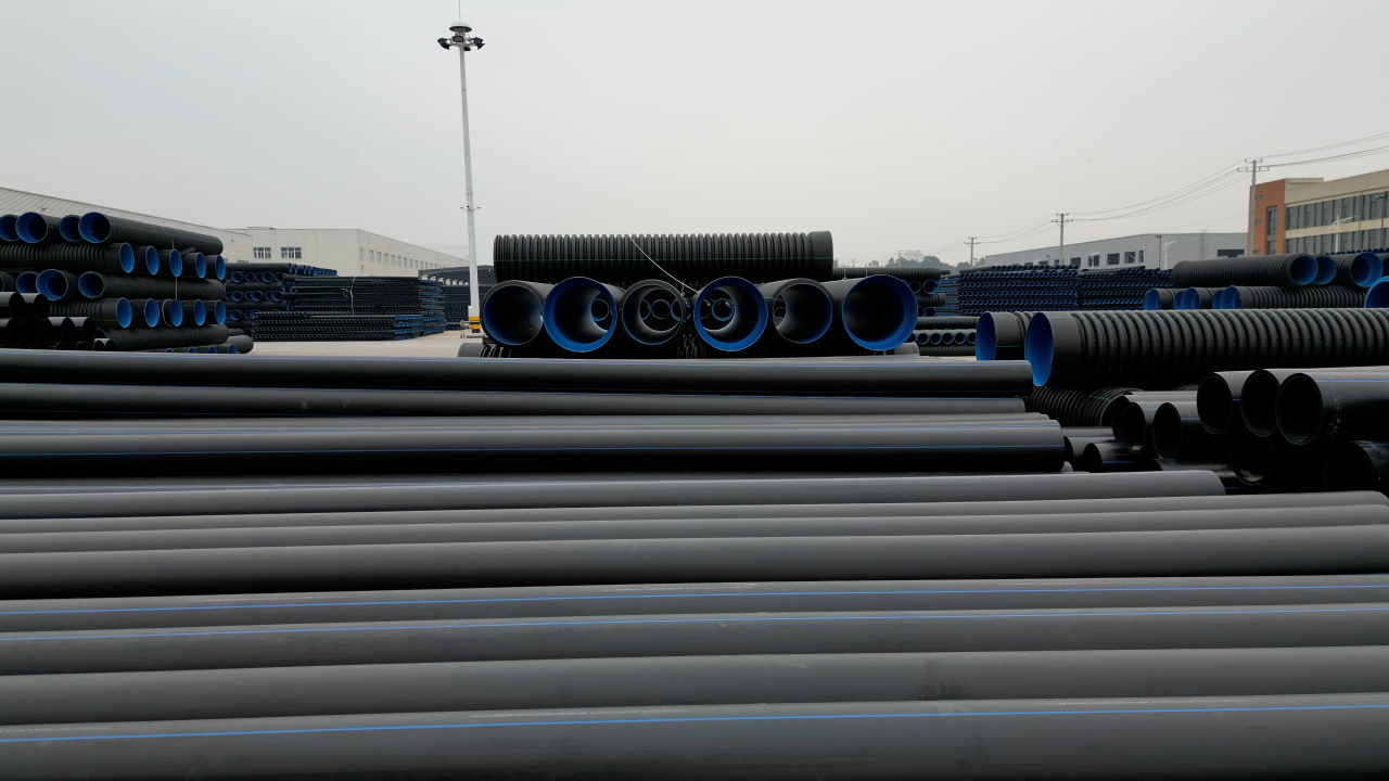 碰到地下管線交叉？PE 拖拉管頂管安全距離 + 防護方案