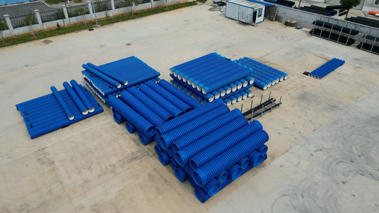 大口徑 PE 管與傳統管材性能對比：優勢維度與應用適配性?