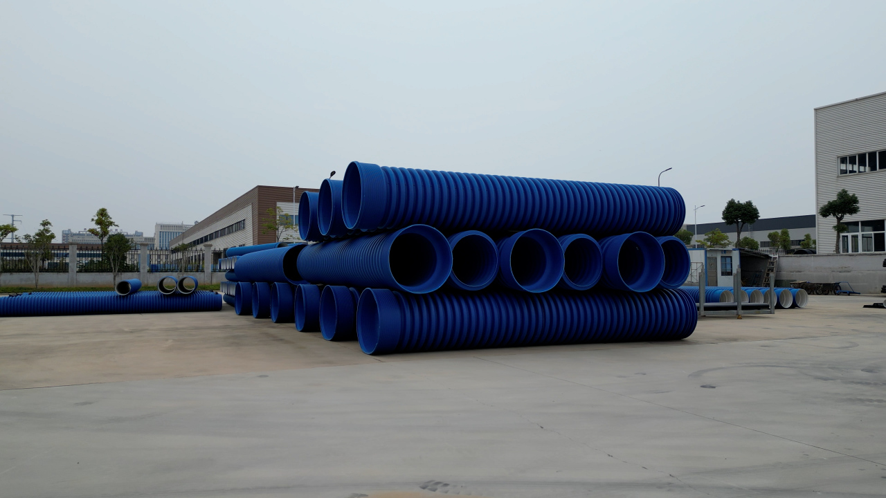 雨季施工總積水？PE 拖拉管頂管排水 + 防沖刷方案