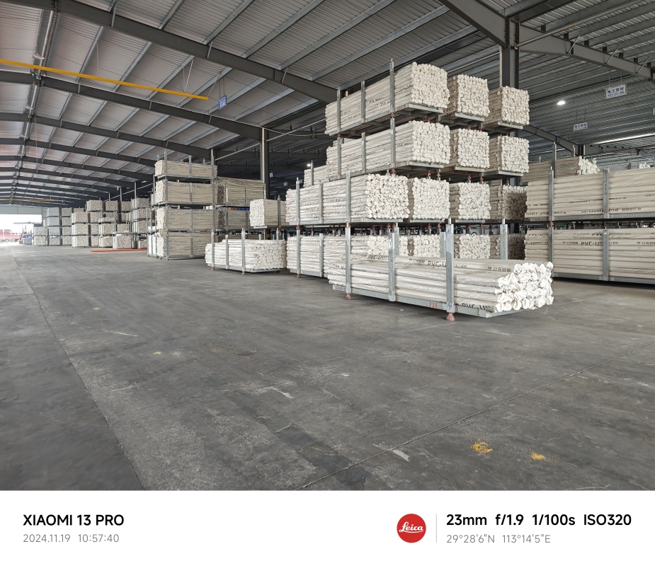 鋼結(jié)構(gòu)建筑 PVC 線管安裝：與鋼構(gòu)件固定的技巧?